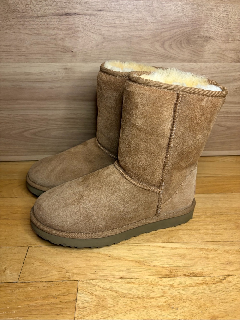 Ugg Classic Short II Boots - Size 7